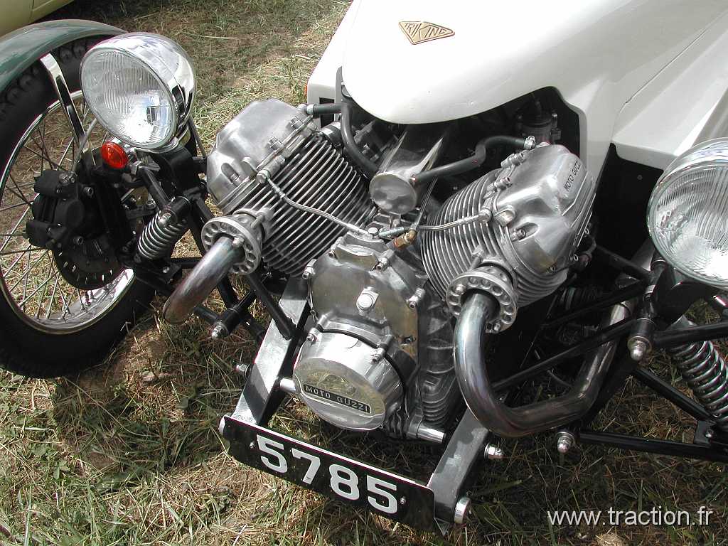 2014_Madine (151).JPG - 29ème Retro Meus'Auto au Lac de Madine, Triking Moto Guzzi